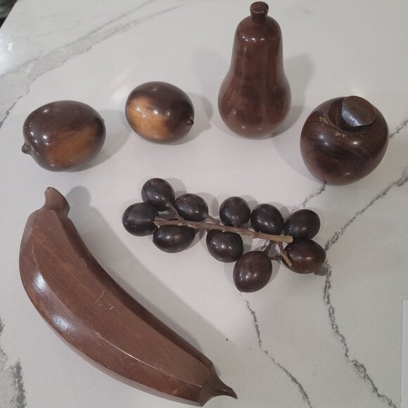 Vintage Hand-Carved Wooden Fruit Set - Banana Grapes Pear Apple - Picture 5 of 13